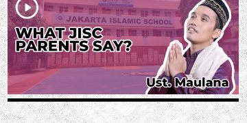 Ustadz Muhammad Nur Maulana                                                                     (Da’i)